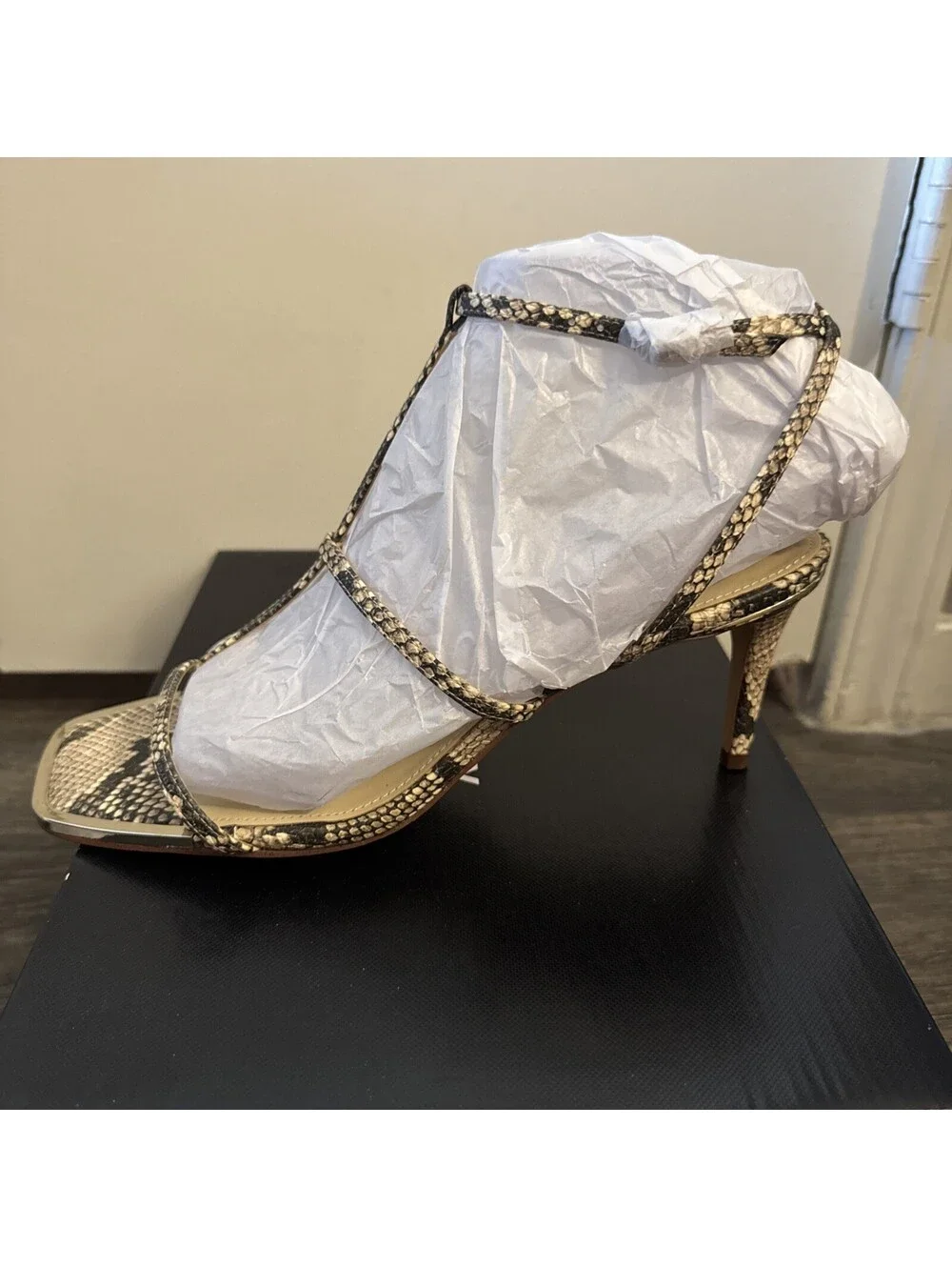 DKNY Landon High Sandal Black White Phython Embossed Strappy Stiletto Heel Sz 10